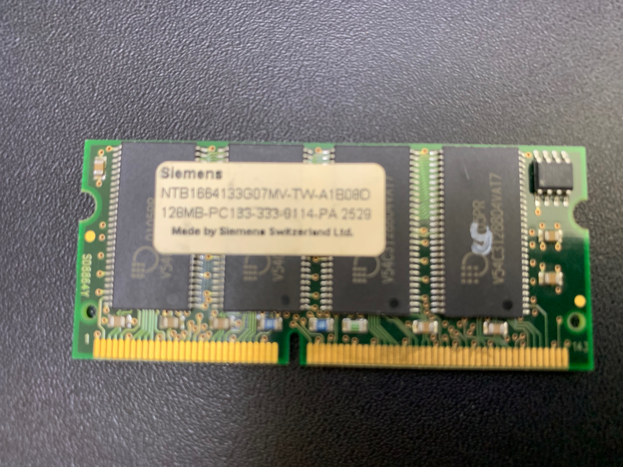 RAM MEMORY 128 MB SO-DIMM 144-pin SD-RAM PC-133